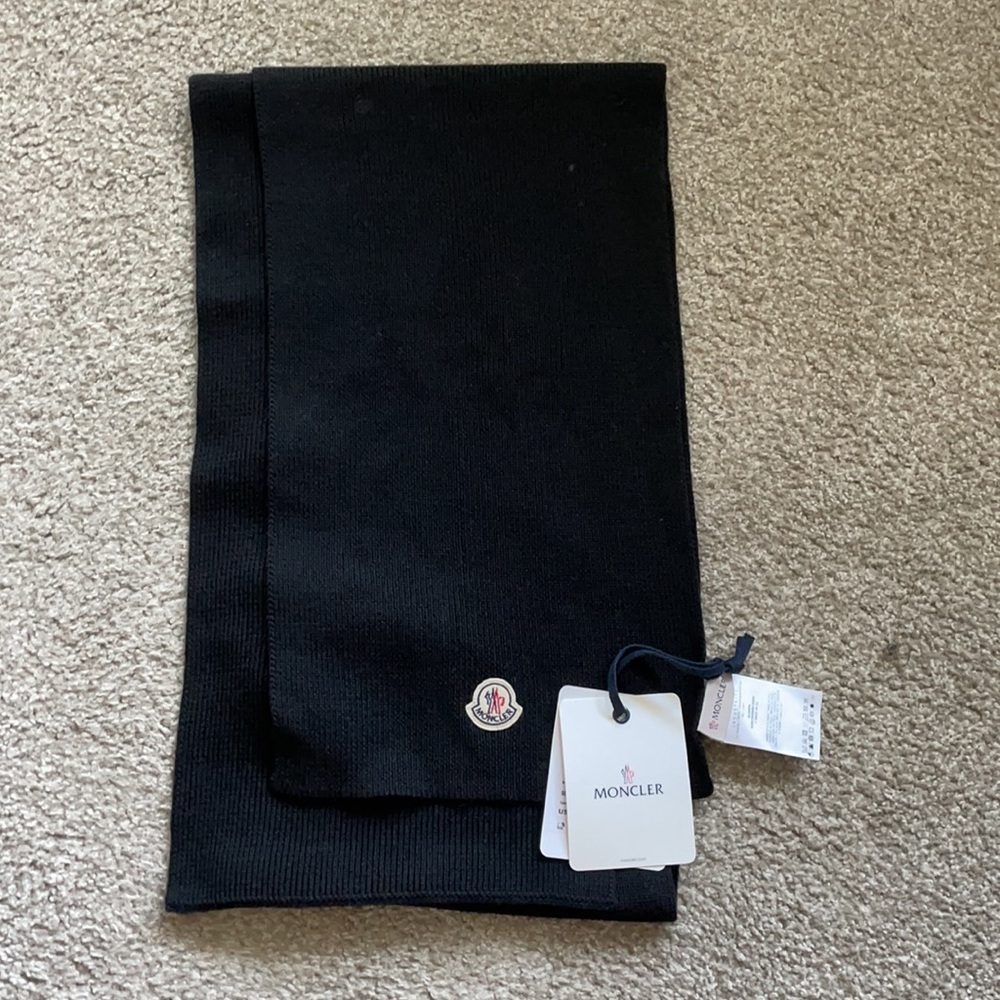 NWT Moncler Scarf